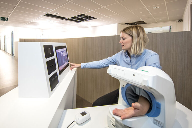 HQ-Healthcare presenteert een whitepaper over de zelfmeetkiosk